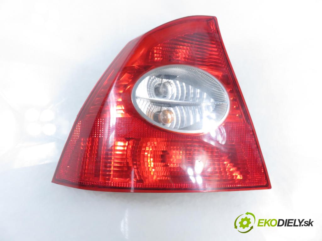 FORD FOCUS II sedan (DB_, FCH, DH) SEDAN 2005 74,00 1.6 - HWDB 1596,00 Svetlo ľavé zadné 5M5113405B