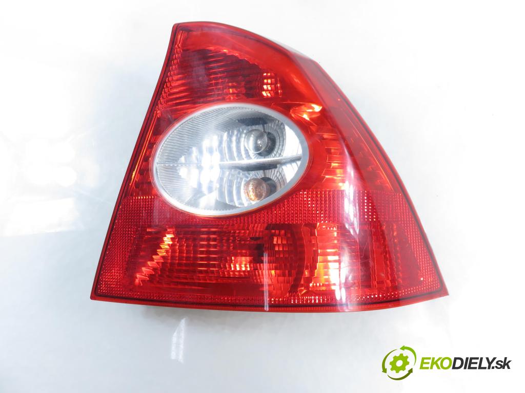 FORD FOCUS II sedan (DB_, FCH, DH) SEDAN 2005 74,00 1.6 - HWDB 1596,00 Svetlo pravé zadné 5M5113404B