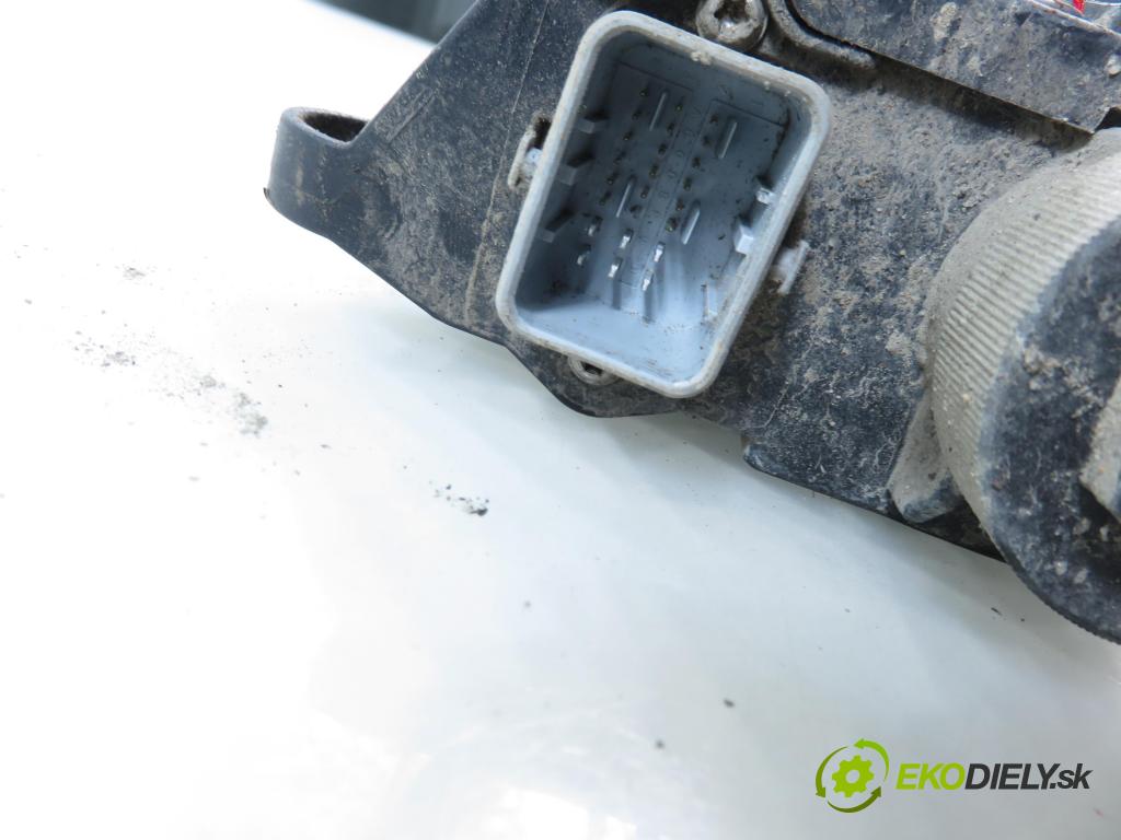 RENAULT GRAND SCENIC II (JM0/1_) MINIVAN 2004 99,00 2.0 135 - F4R 771 1998,00 BRZDA: ručně elektrický 8200418648