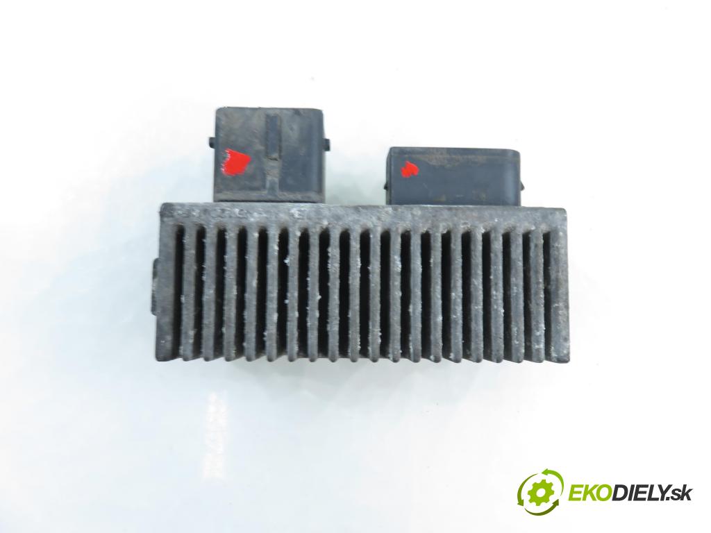 RENAULT MASTER III Platforma / podwozie (EV, HV, UV) KABINA/PLATFORMA 2016 120,00 2.3 dCi 165 FWD - M9T 702 2298,00 RELÉ: JÚN: 271206395R