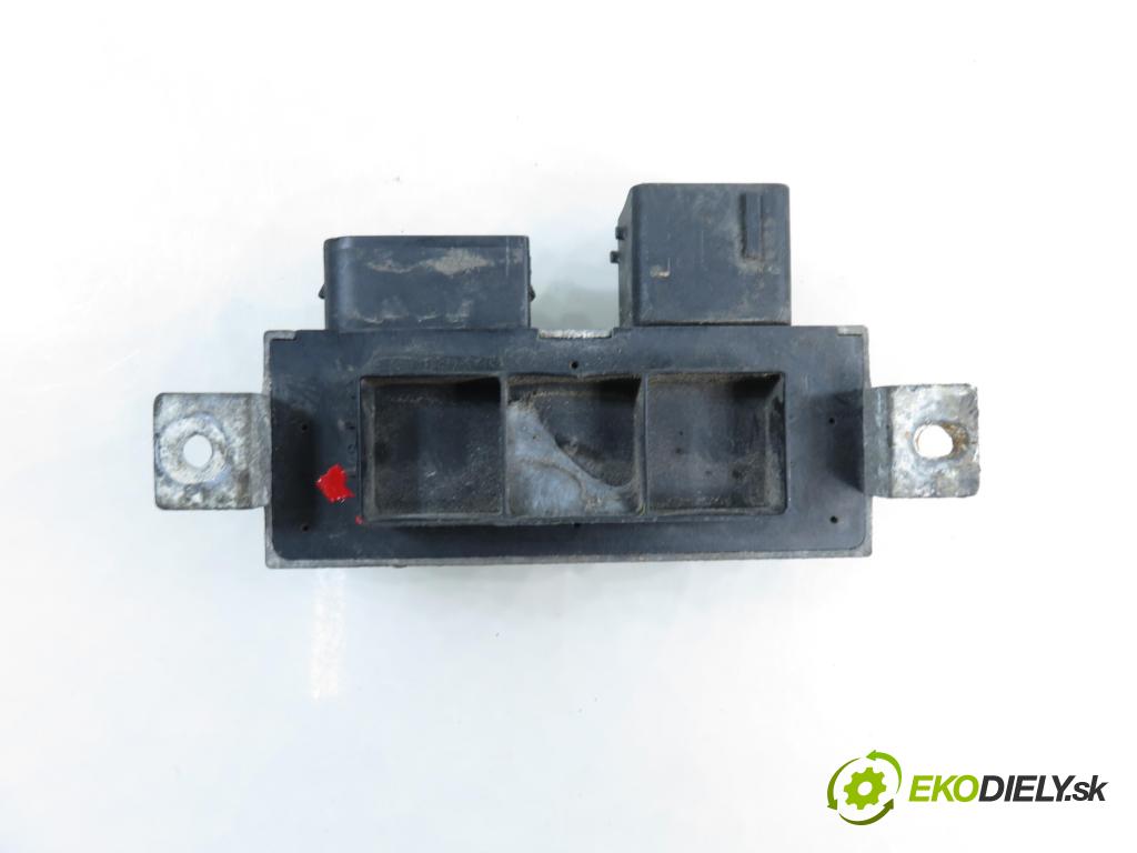 RENAULT MASTER III Platforma / podwozie (EV, HV, UV) KABINA/PLATFORMA 2016 120,00 2.3 dCi 165 FWD - M9T 702 2298,00 RELÉ: JÚN: 271206395R