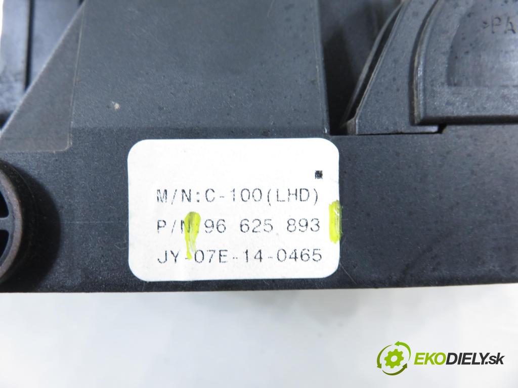 OPEL ANTARA A (L07) SUV 2007 110,00 2.0 CDTI 150 - Z 20 DMH 1991,00 Potenciometer plynu 96625893 (Potenciometer plynového pedálu)