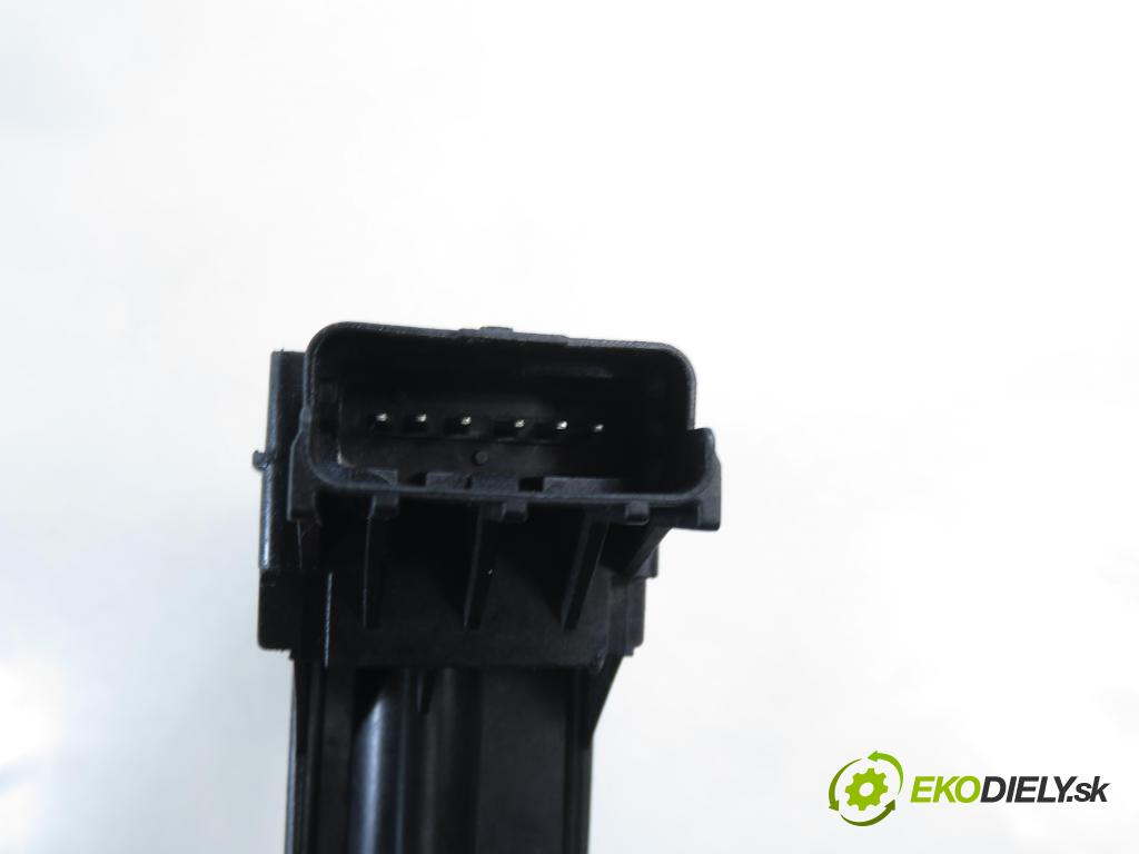 PEUGEOT 307 CC (3B) C/C 2006 0,00 2.0 16V - RFJ (EW10A) 1997,00 Cievka zapaľovacia U6013