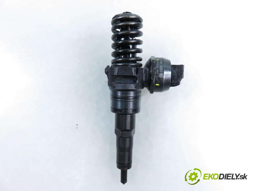 VW PASSAT B5.5 Variant (3B6) KOMBI 2002 74,00 1.9 TDI PD 101 - AVB 1896,00 Vstrekovač 038130073AJ ; 0414720037 (Vstrekovač paliva)