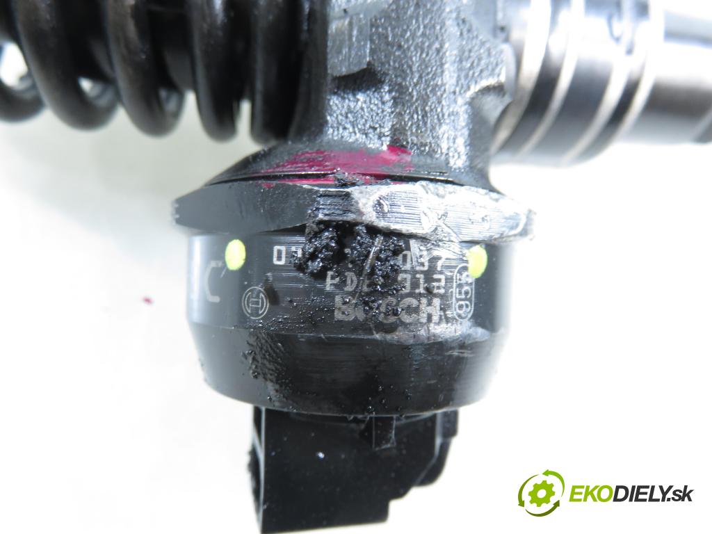 VW PASSAT B5.5 Variant (3B6) KOMBI 2002 74,00 1.9 TDI PD 101 - AVB 1896,00 Vstrekovač 038130073AJ ; 0414720037 (Vstrekovač paliva)