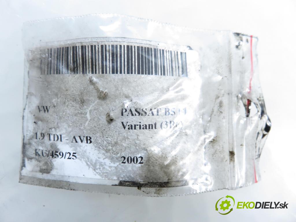 VW PASSAT B5.5 Variant (3B6) KOMBI 2002 74,00 1.9 TDI PD 101 - AVB 1896,00 Vstrekovač 038130073AJ ; 0414720037 (Vstrekovač paliva)