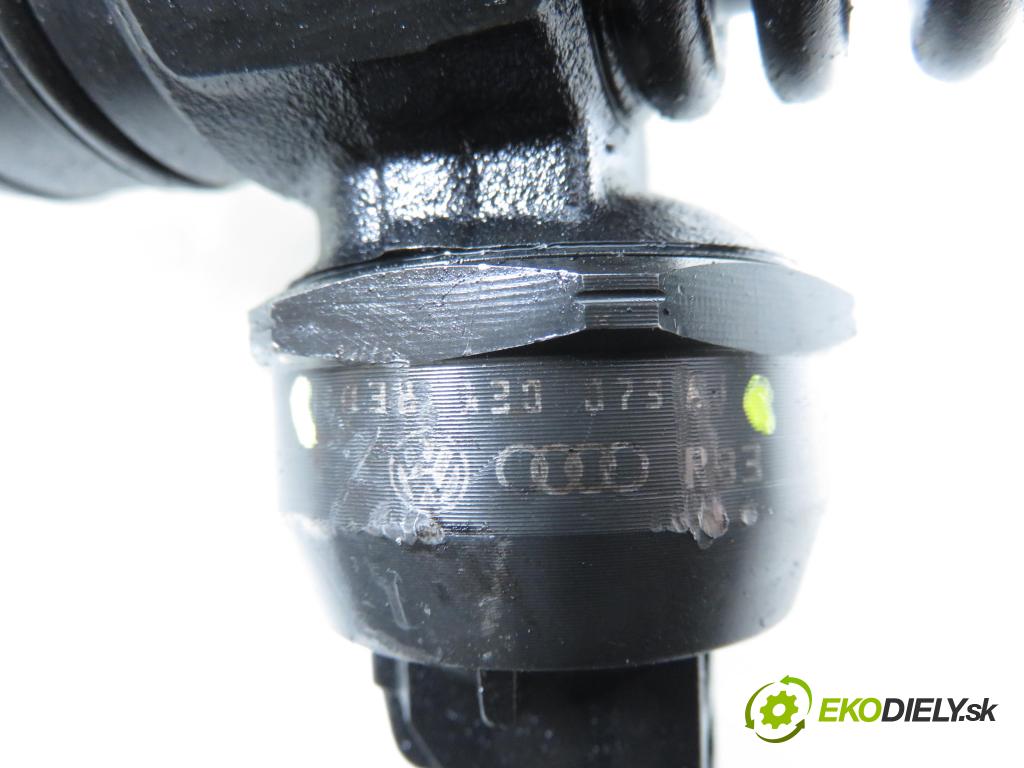 VW PASSAT B5.5 Variant (3B6) KOMBI 2002 74,00 1.9 TDI PD 101 - AVB 1896,00 Vstrekovač 038130073AJ ; 0414720037 (Vstrekovač paliva)