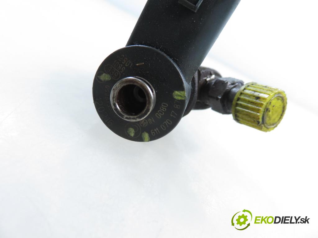 MERCEDES-BENZ KLASA C (W203) SEDAN 2003 85,00 C 200 CDI 116 - OM 611.962 2148,00 vstrekovač 6110701787 ; 0986435062 (Vstrekovač paliva)