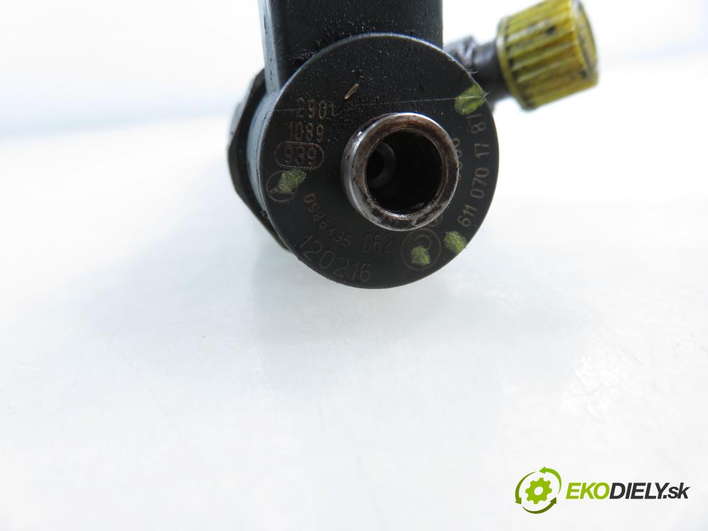 MERCEDES-BENZ KLASA C (W203) SEDAN 2003 85,00 C 200 CDI 116 - OM 611.962 2148,00 vstrekovač 6110701787 ; 0986435062 (Vstrekovač paliva)