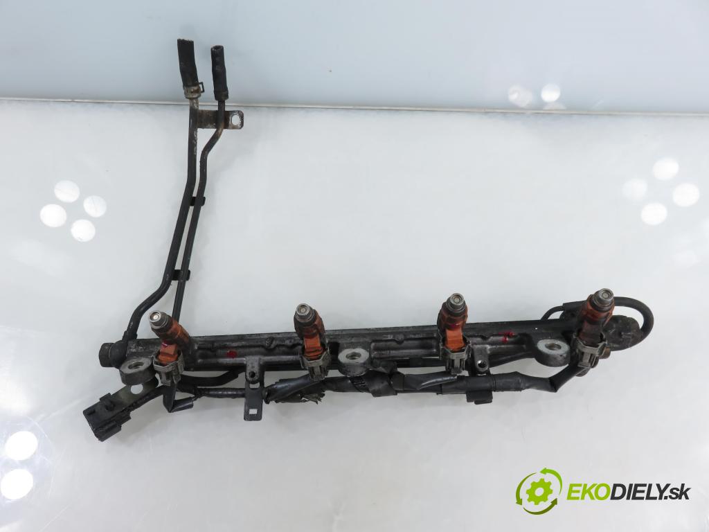 SUZUKI GRAND VITARA I (FT, HT) TERENOWY 2000 94,00 2.0 4x4 128 - J20A 1995,00 Lišta vstrekovacia INP771 (Vstrekovacia lišta)