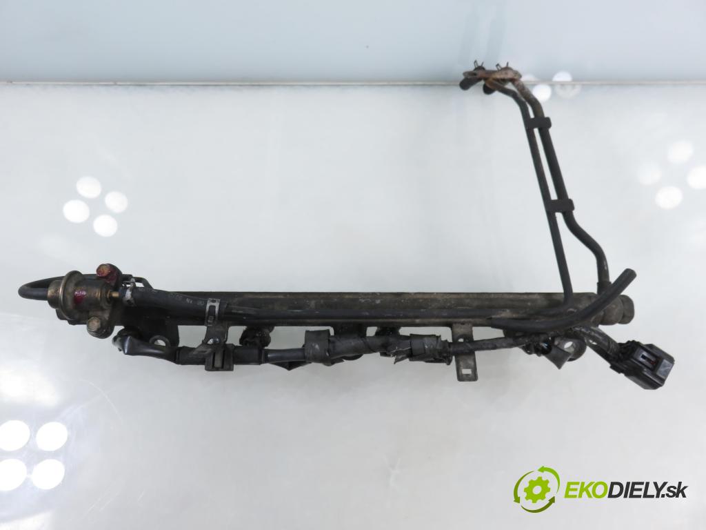 SUZUKI GRAND VITARA I (FT, HT) TERENOWY 2000 94,00 2.0 4x4 128 - J20A 1995,00 Lišta vstrekovacia INP771 (Vstrekovacia lišta)