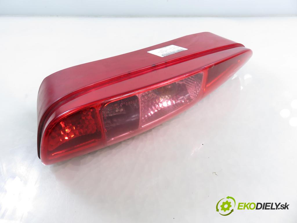 PEUGEOT 807 (EB_) MINIVAN 2004 94,00 2.2 16V HDi 128 - 4HW 2179,00 světlo pravé zadní 
