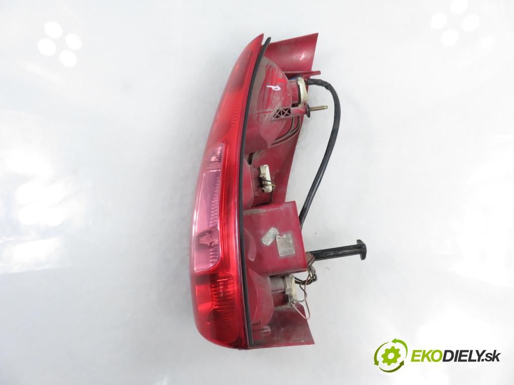 PEUGEOT 807 (EB_) MINIVAN 2004 94,00 2.2 16V HDi 128 - 4HW 2179,00 světlo pravé zadní