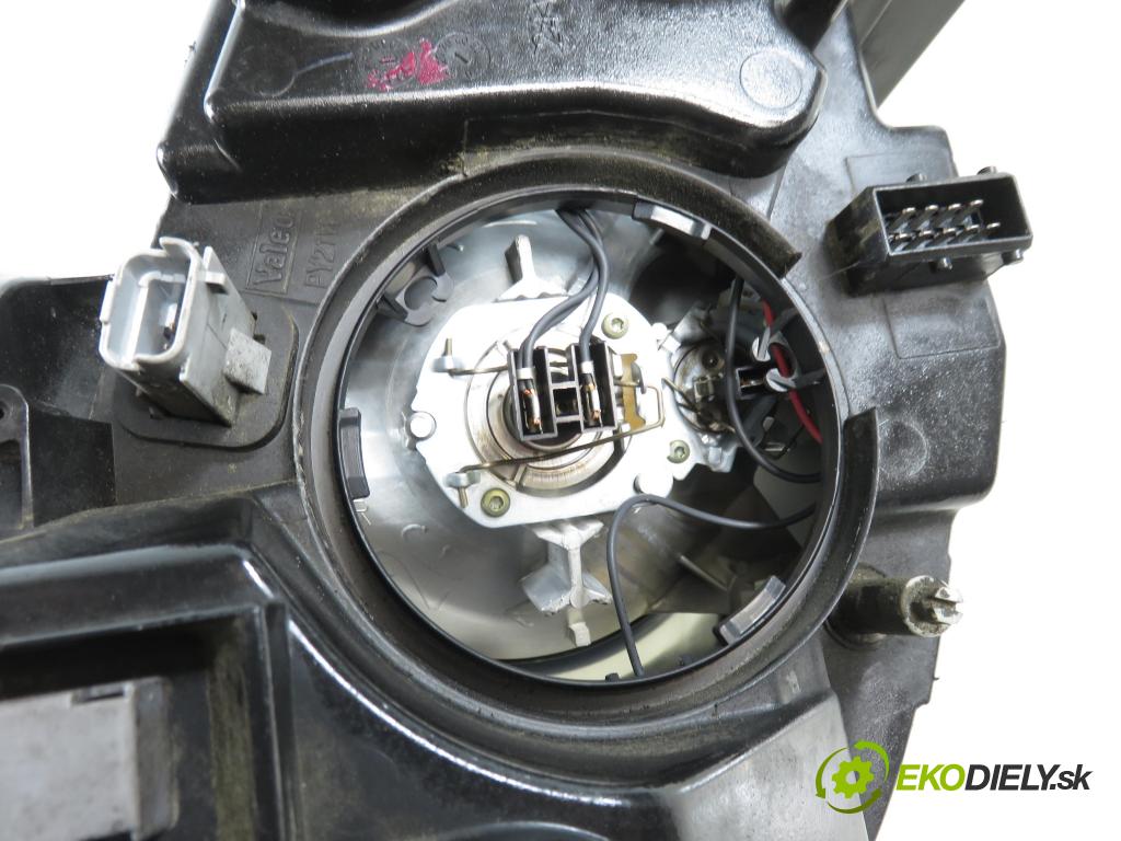 PEUGEOT 807 (EB_) MINIVAN 2006 94,00 2.2 HDi - 4HW (DW12TED4) 2179,00 světlo LP 89006375