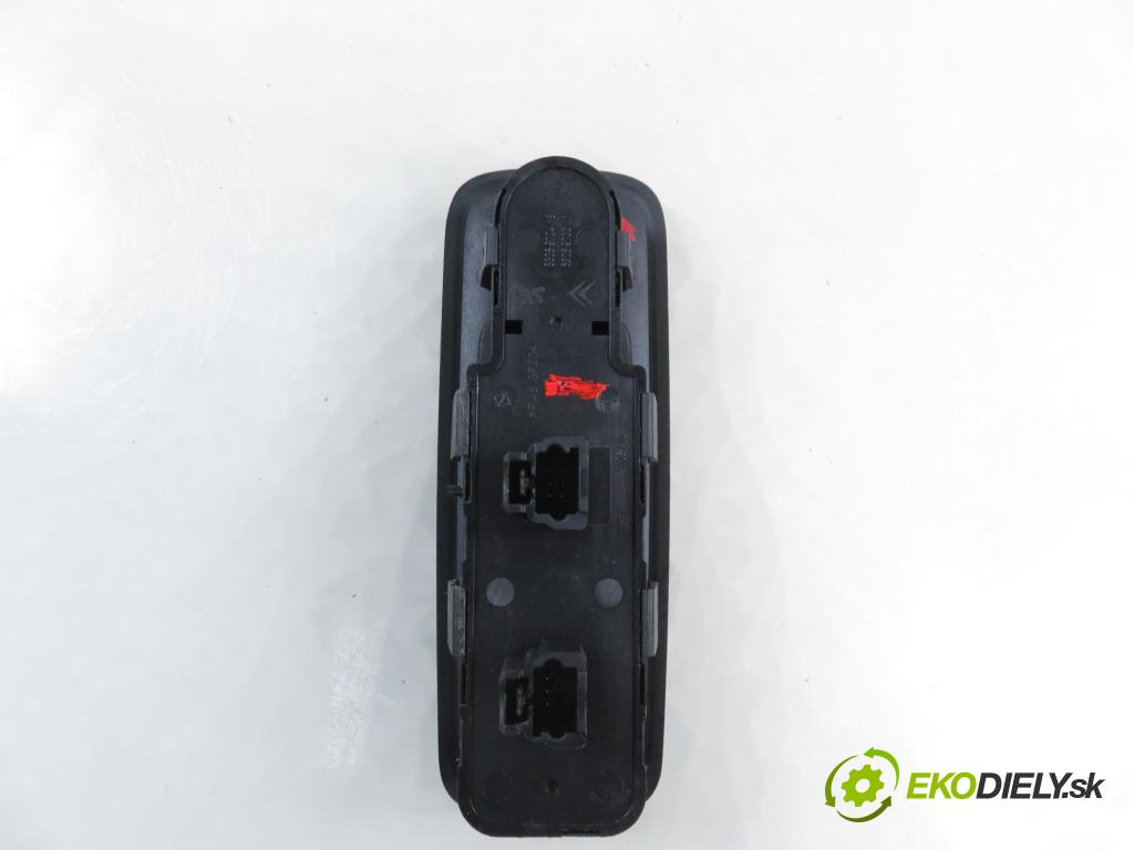 PEUGEOT 807 (EB_) MINIVAN 2004 94,00 2.2 16V HDi 128 - 4HW 2179,00 Panel ovládaní oken 14957520XT