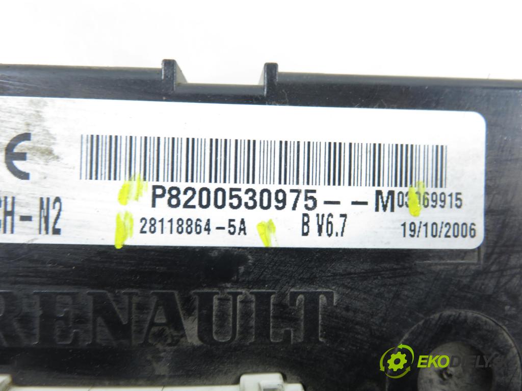 RENAULT TRAFIC II Skrzynia (FL) FURGON 2007 84,00 2.0 dCi 115 - M9R 780 1995,00 MODUL UCH-2 P8200530975M ; 281188645A