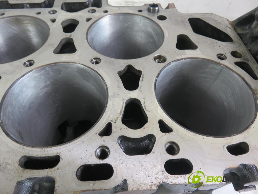 VW PASSAT B6 Variant (3C5) KOMBI 2006 184,00 3.2 FSI 4motion - AXZ 3168,00 blok Motor AXZ (Blok motora)