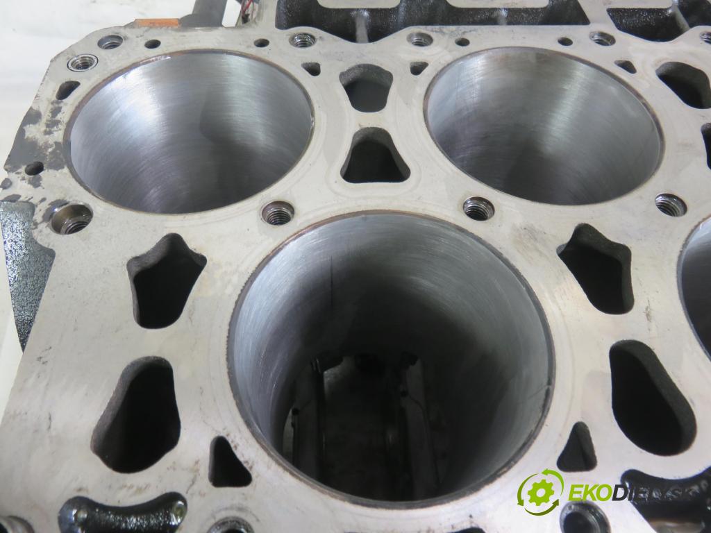 VW PASSAT B6 Variant (3C5) KOMBI 2006 184,00 3.2 FSI 4motion - AXZ 3168,00 blok Motor AXZ (Blok motora)