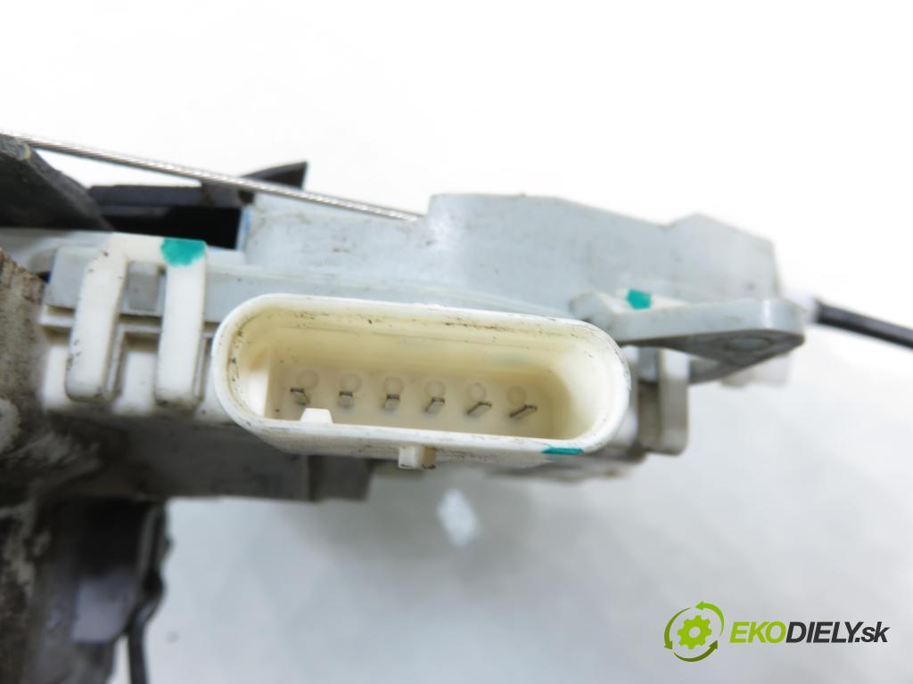 AUDI A4 Avant (8K5, B8) KOMBI 2009 105,00 2.0 TDI - CAGA 1968,00 zámok 8K0839015C