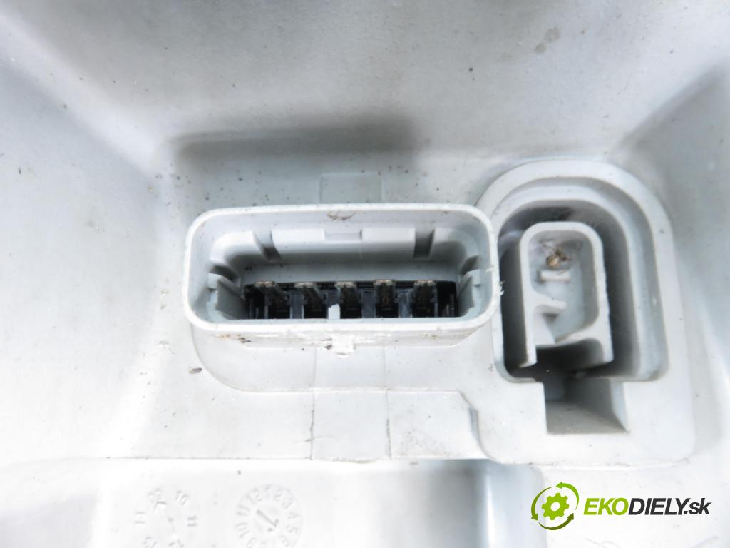 RENAULT MASTER II Skrzynia (FD) FURGON 2007 88,00 2.5 dCi 120 - G9U 650 2464,00 Svetlo PP 8200163518