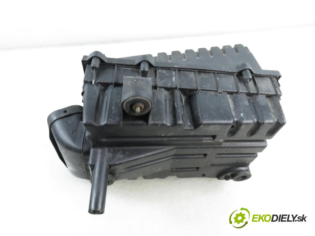 VW PASSAT B6 Variant (3C5) KOMBI 2006 184,00 3.2 FSI 4motion - AXZ 3168,00 obal filtra vzduchu  (Kryt vzduchového filtru)