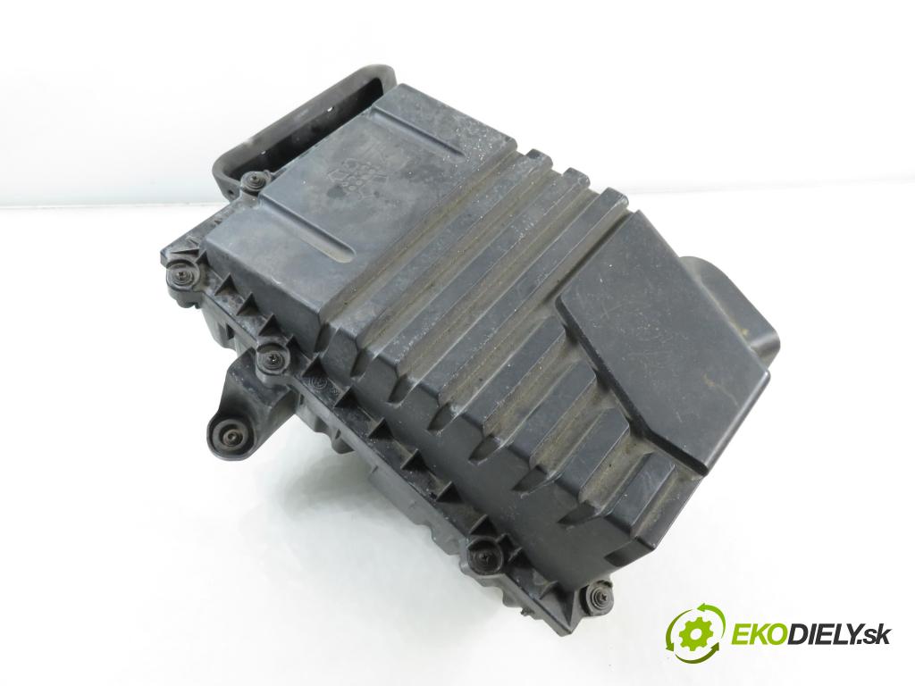 VW PASSAT B6 Variant (3C5) KOMBI 2006 184,00 3.2 FSI 4motion - AXZ 3168,00 Obal filtra vzduchu  (Obal vzduchového filtra)