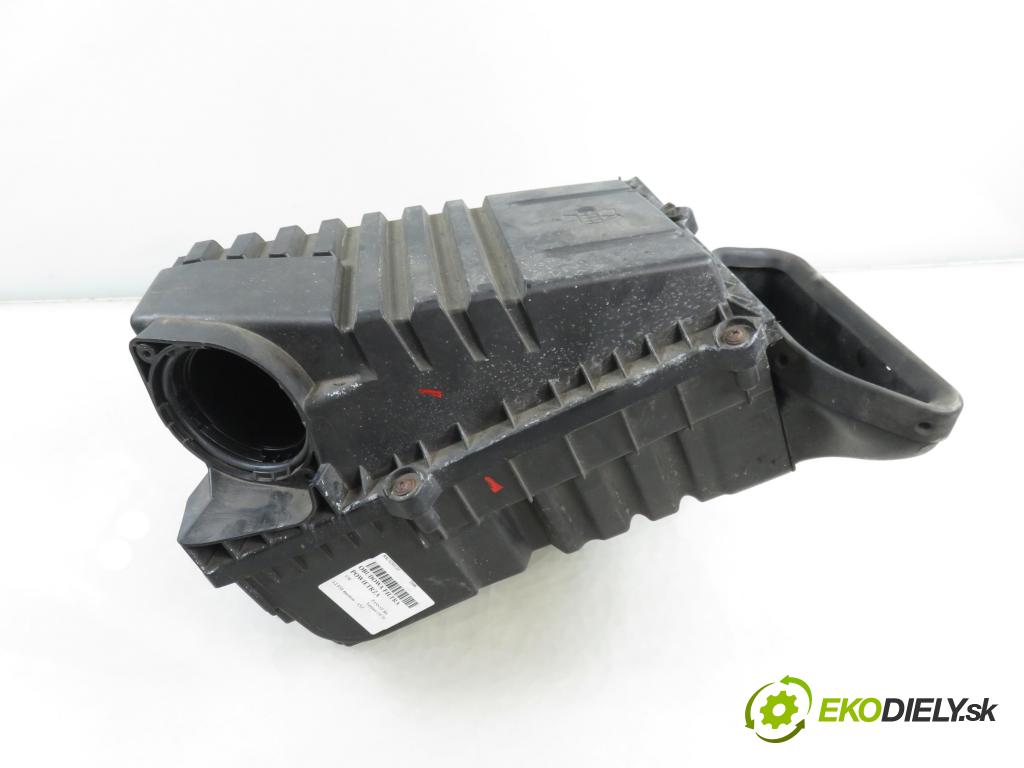 VW PASSAT B6 Variant (3C5) KOMBI 2006 184,00 3.2 FSI 4motion - AXZ 3168,00 Obal filtra vzduchu  (Obal vzduchového filtra)