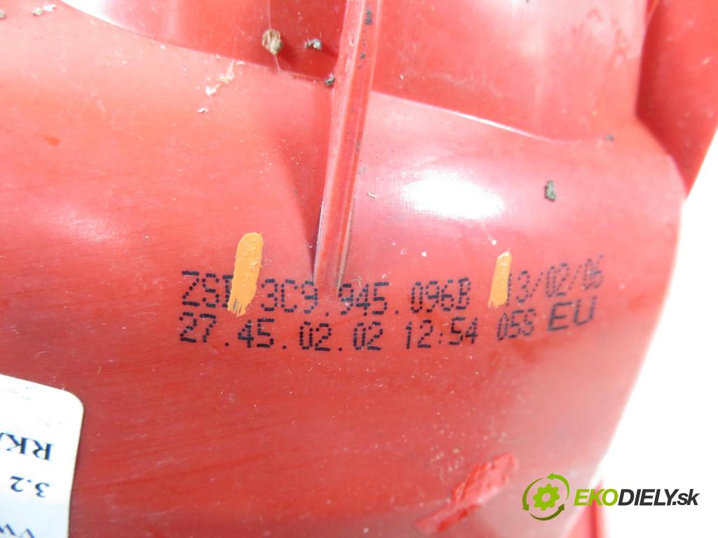 VW PASSAT B6 Variant (3C5) KOMBI 2006 184,00 3.2 FSI 4motion - AXZ 3168,00 světlo pravé zadní 3C9945096B