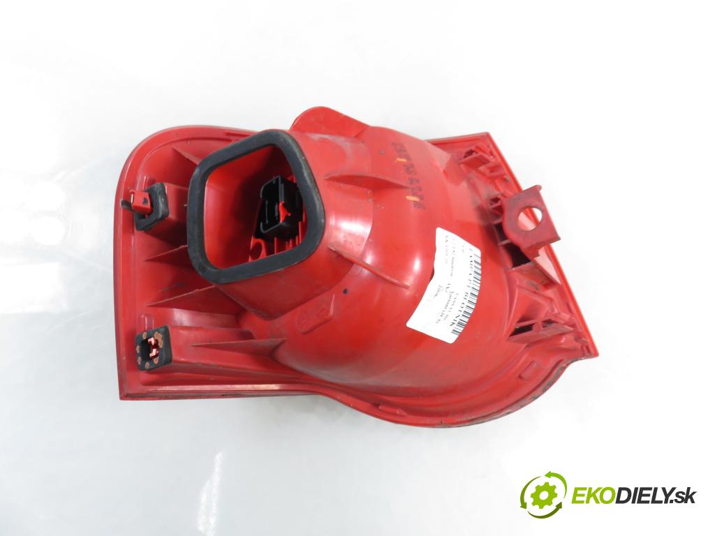 VW PASSAT B6 Variant (3C5) KOMBI 2006 184,00 3.2 FSI 4motion - AXZ 3168,00 světlo pravé zadní 3C9945096B