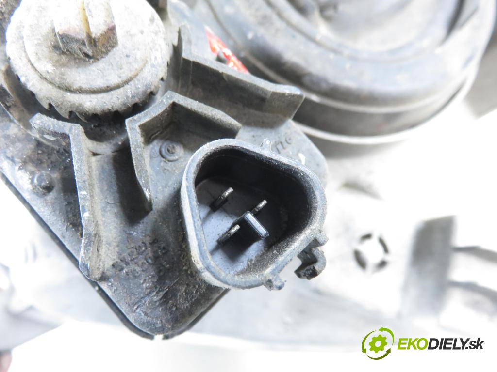 SUZUKI GRAND VITARA I (FT, HT) TERENOWY 2002 64,00 2.0 TD 87 4x4 - RF (MAZDA) 1998,00 Svetlo LP