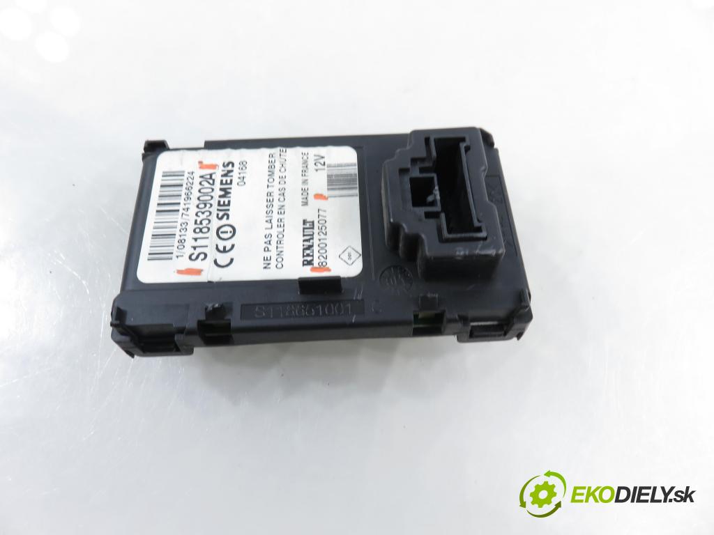 RENAULT GRAND SCENIC II (JM0/1_) MINIVAN 2004 99,00 2.0 135 - F4R 771 1998,00 CZYTNIK KARTY: S118539002A ; 8200125077
