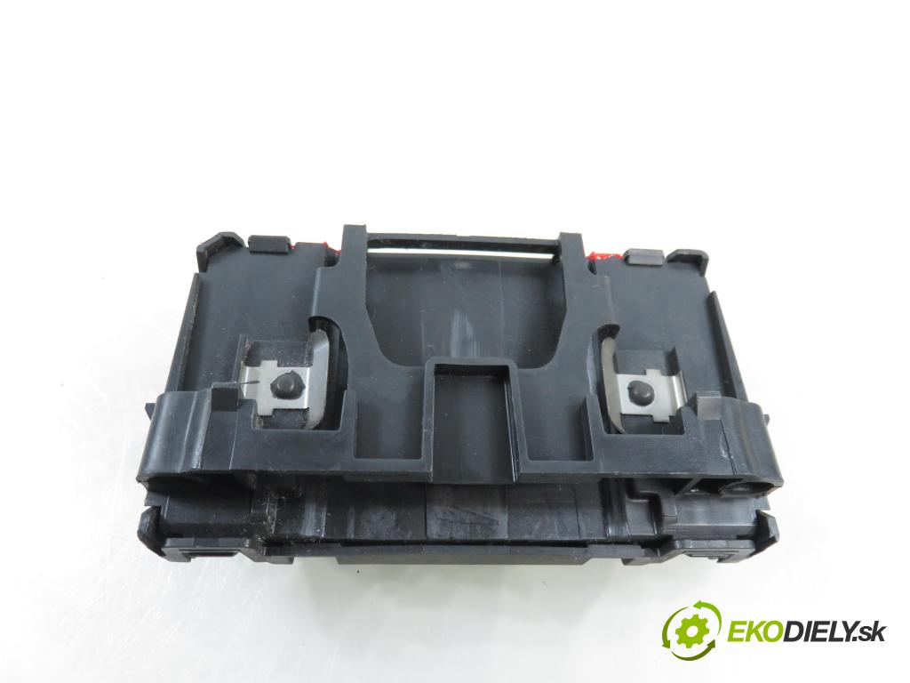 RENAULT GRAND SCENIC II (JM0/1_) MINIVAN 2004 99,00 2.0 135 - F4R 771 1998,00 CZYTNIK KARTY: S118539002A ; 8200125077
