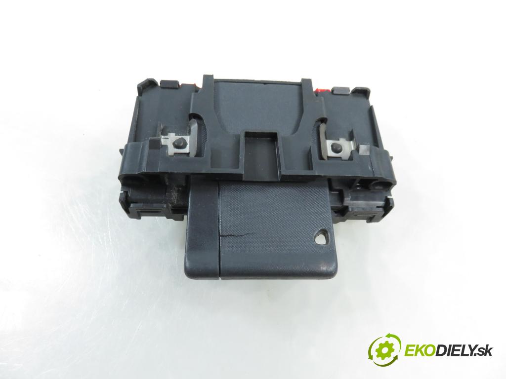 RENAULT GRAND SCENIC II (JM0/1_) MINIVAN 2004 99,00 2.0 135 - F4R 771 1998,00 CZYTNIK KARTY: S118539002A ; 8200125077