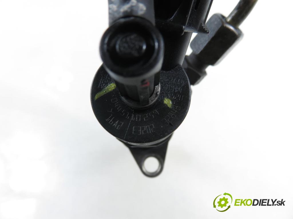 MAZDA 3 (BK) HB 2006 80,00 1.6 DI Turbo 109 - Y601 (PSA) 1560,00 vstrekovač 0445110259 (Vstrekovač paliva)