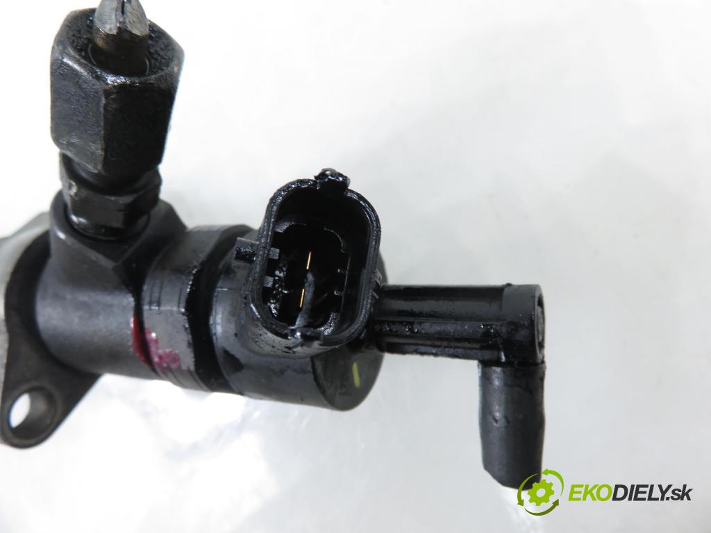 MAZDA 3 (BK) HB 2006 80,00 1.6 DI Turbo 109 - Y601 (PSA) 1560,00 vstrekovač 0445110259 (Vstrekovač paliva)