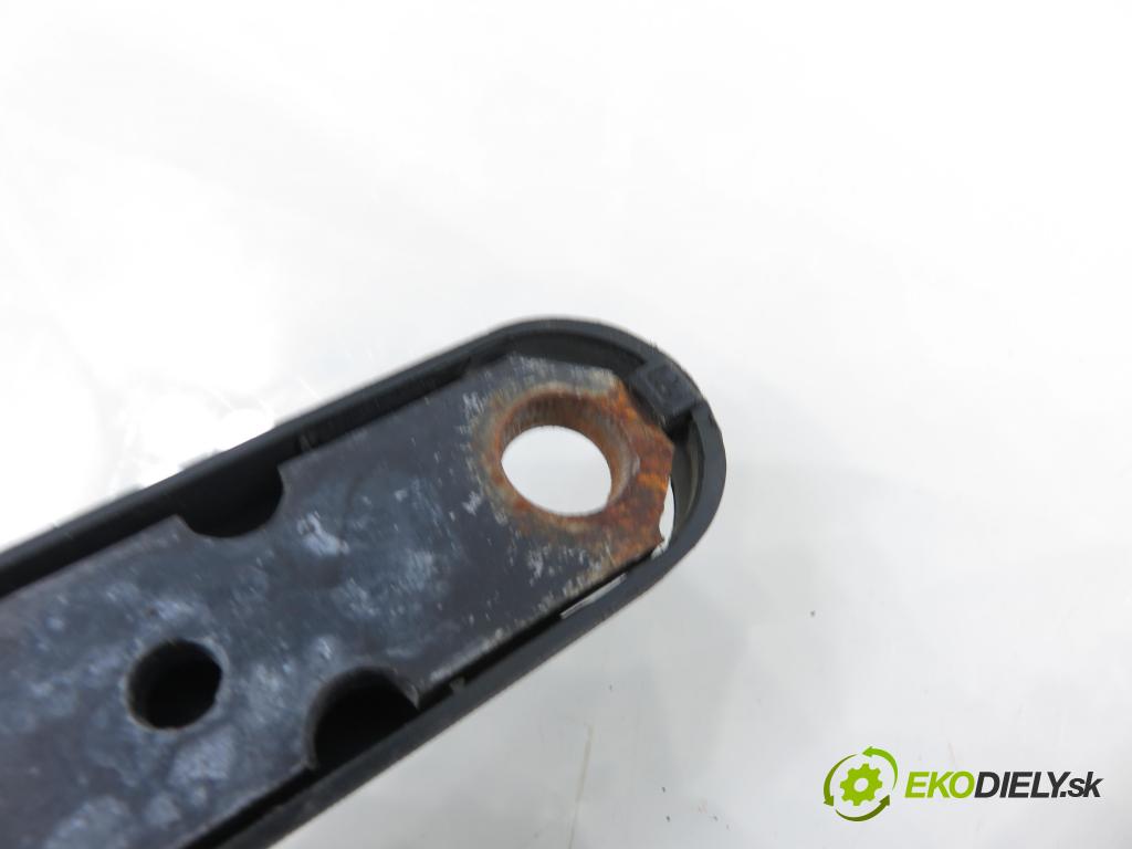 RENAULT GRAND SCENIC II (JM0/1_) MINIVAN 2004 99,00 2.0 135 - F4R 771 1998,00 RAMENO: stierače PP 8200113231 ; 80010797