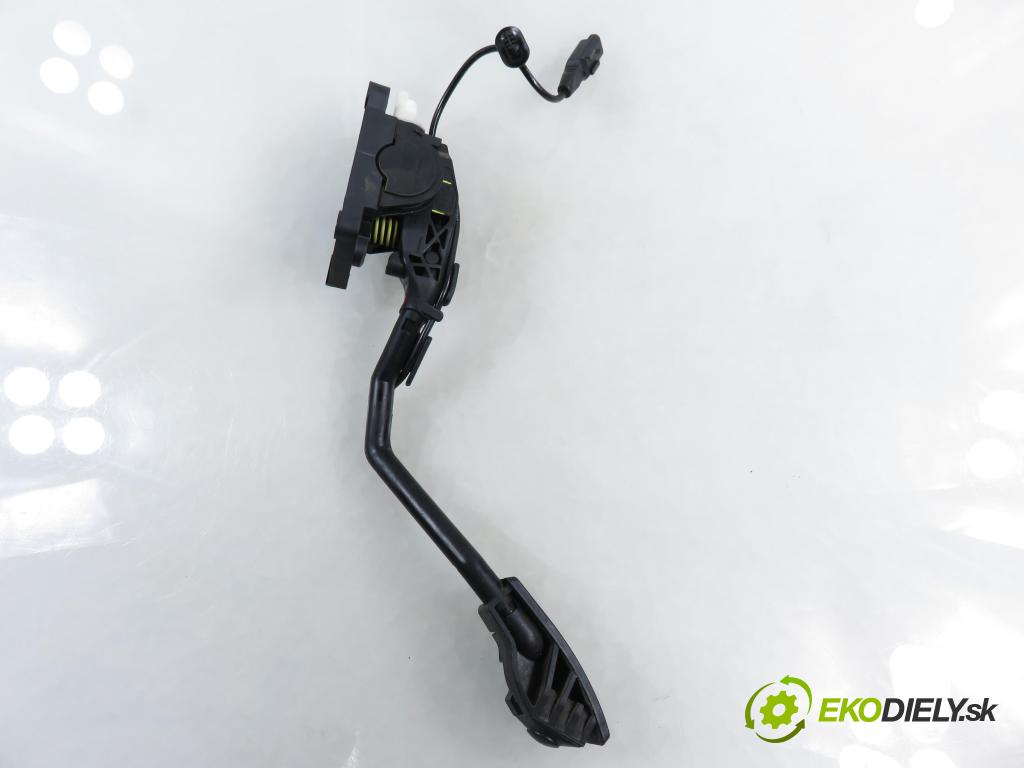 PEUGEOT 407 (6D_) SEDAN 2005 100,00 2.0 HDi 135 - RHR 1997,00 Potenciometer plynu 9650341780 ; 0280755012 ; F00C3P2335 (Potenciometer plynového pedálu)