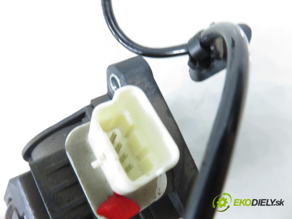 PEUGEOT 407 (6D_) SEDAN 2005 100,00 2.0 HDi 135 - RHR 1997,00 Potenciometer plynu 9650341780 ; 0280755012 ; F00C3P2335 (Potenciometer plynového pedálu)