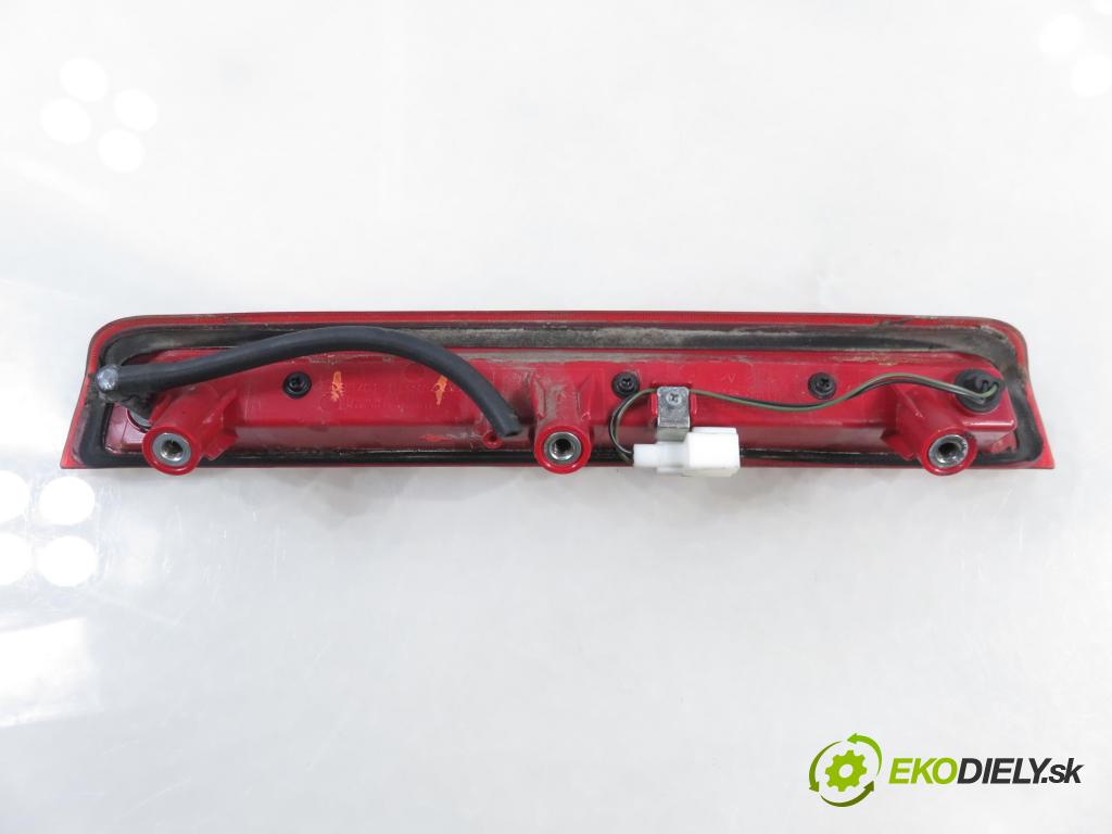 KIA CEE'D SW (ED) KOMBI 2008 66,00 1.6 CRDi 90 - D4FB-L 1582,00 svetlo bŕzd 927011H3SE