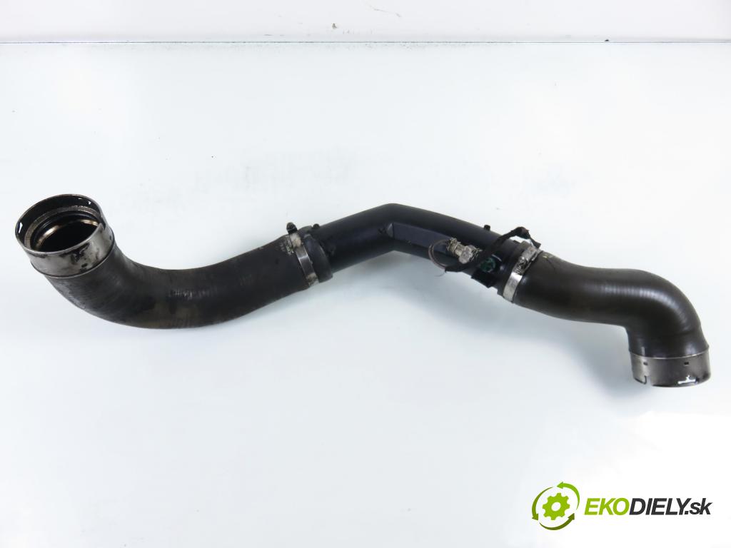 RENAULT MASTER III Platforma / podwozie (EV, HV, UV) KABINA/PLATFORMA 2015 0,00 2.3 dCi 165 FWD - M9T 700 2298,00 Rúra intercoolera turba 144600588R ; 1124090 ; 1124095