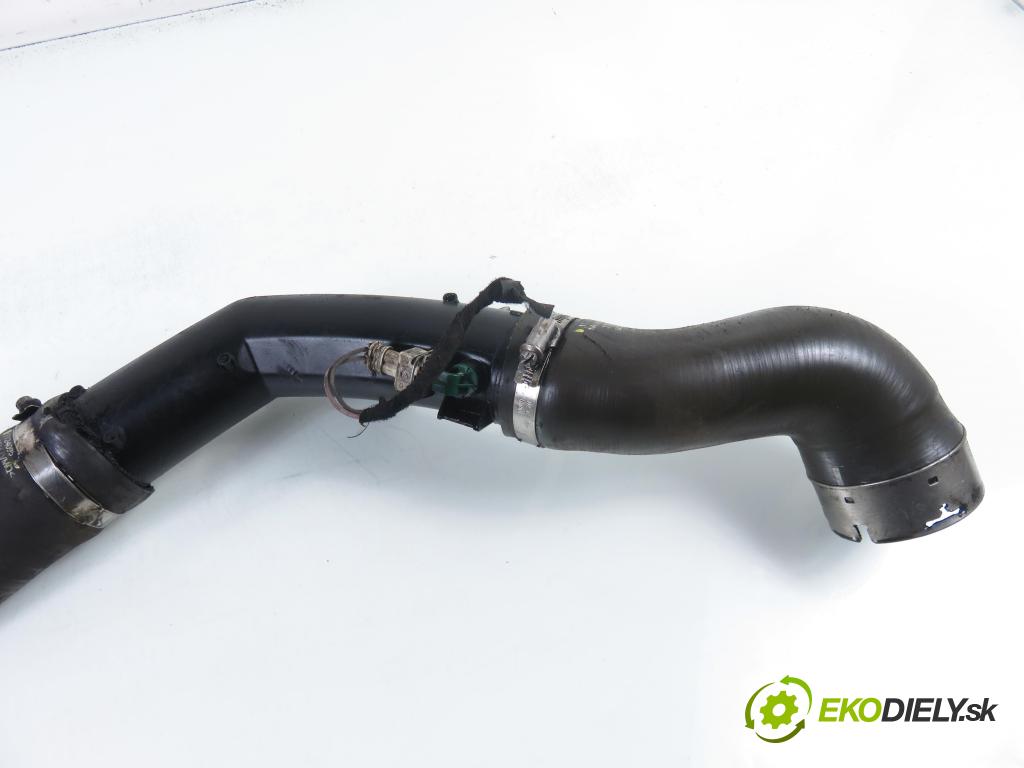 RENAULT MASTER III Platforma / podwozie (EV, HV, UV) KABINA/PLATFORMA 2015 0,00 2.3 dCi 165 FWD - M9T 700 2298,00 Rúra intercoolera turba 144600588R ; 1124090 ; 1124095