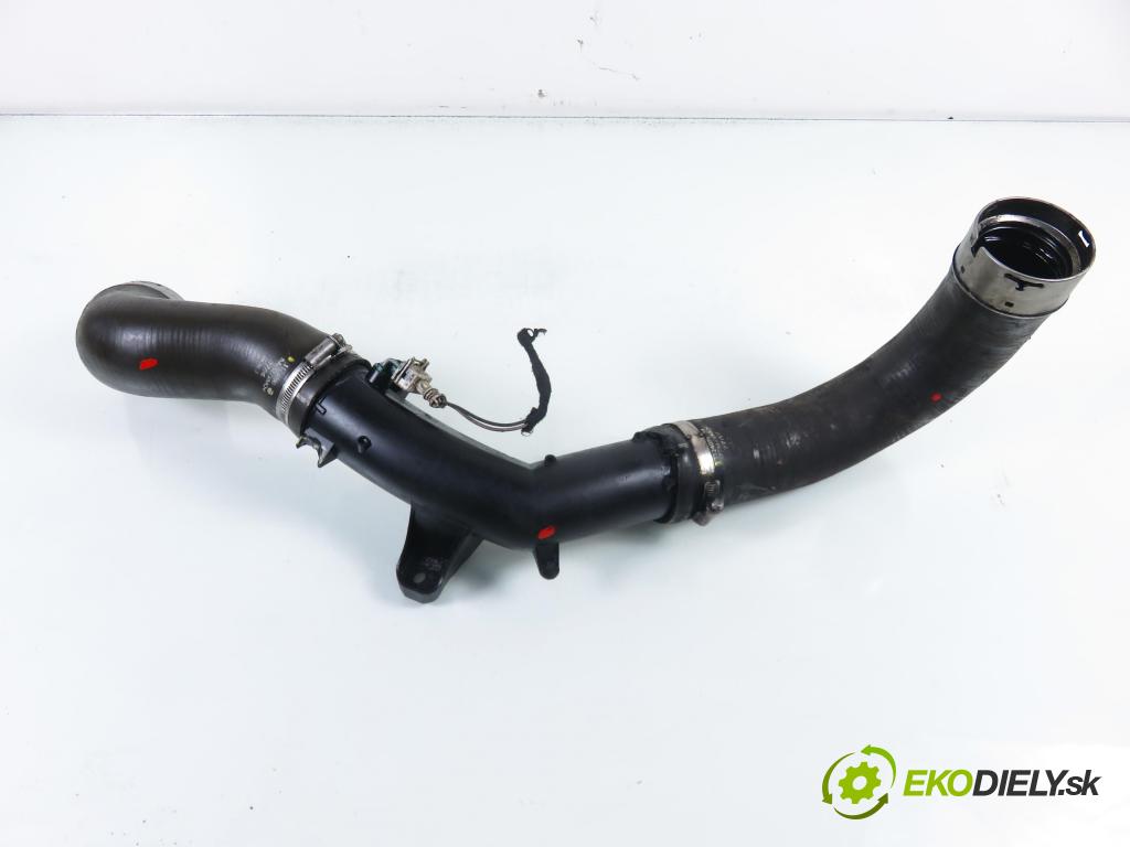 RENAULT MASTER III Platforma / podwozie (EV, HV, UV) KABINA/PLATFORMA 2015 0,00 2.3 dCi 165 FWD - M9T 700 2298,00 Rúra intercoolera turba 144600588R ; 1124090 ; 1124095