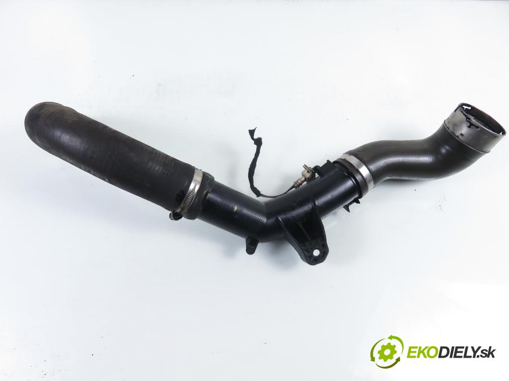 RENAULT MASTER III Platforma / podwozie (EV, HV, UV) KABINA/PLATFORMA 2015 0,00 2.3 dCi 165 FWD - M9T 700 2298,00 Rúra intercoolera turba 144600588R ; 1124090 ; 1124095