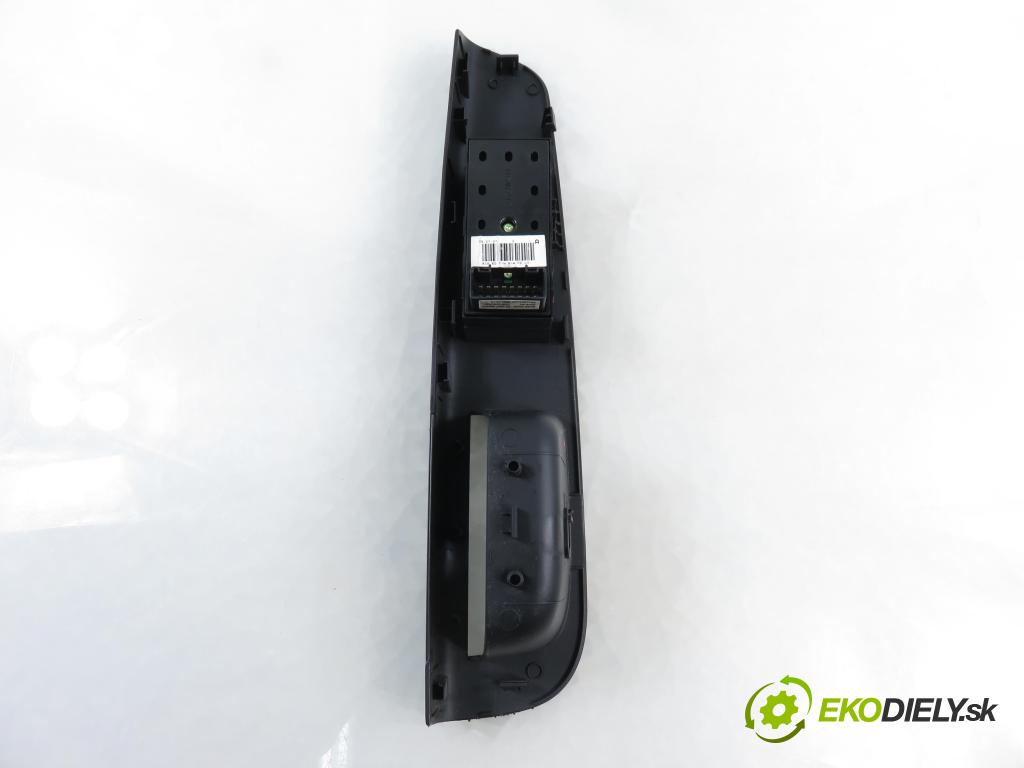 KIA CEE'D SW (ED) KOMBI 2008 66,00 1.6 CRDi 90 - D4FB-L 1582,00 Panel ovládania okien 823511H100