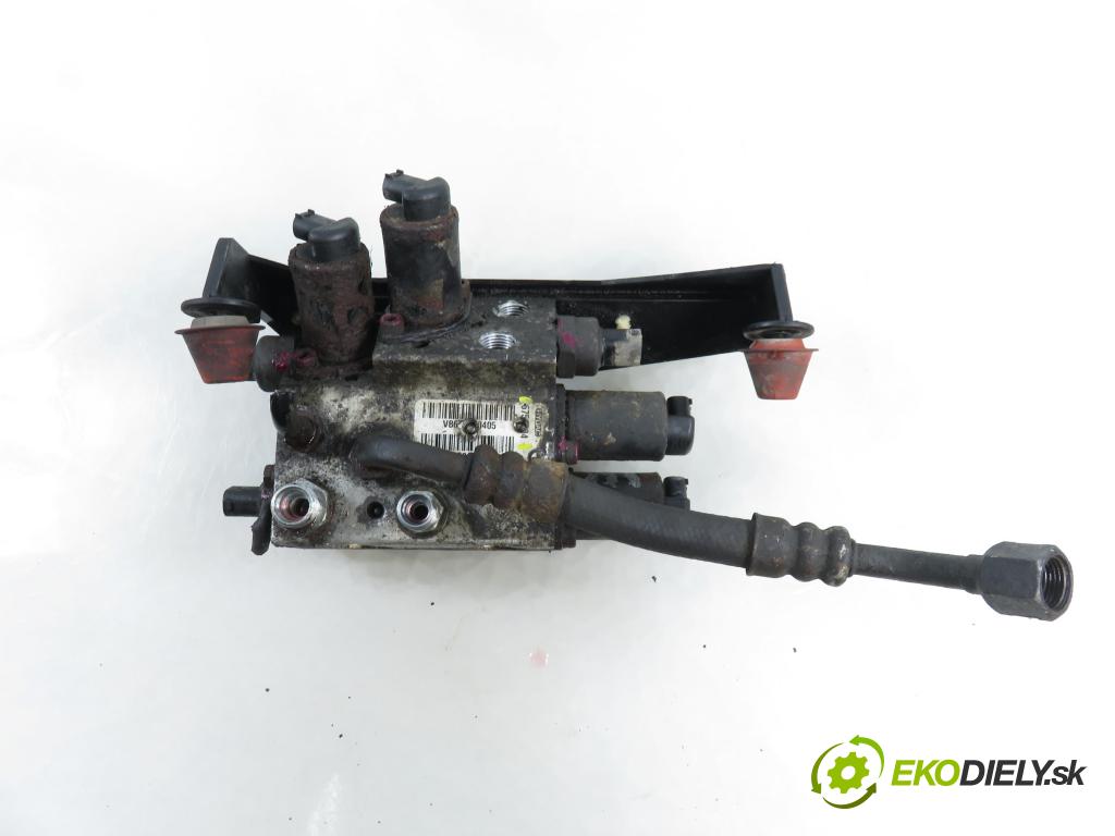 BMW 7 (E65, E66, E67) SEDAN 2003 190,00 740 d- M67 D39 (398D1) 3901,00 Pumpa nápravy 6758704