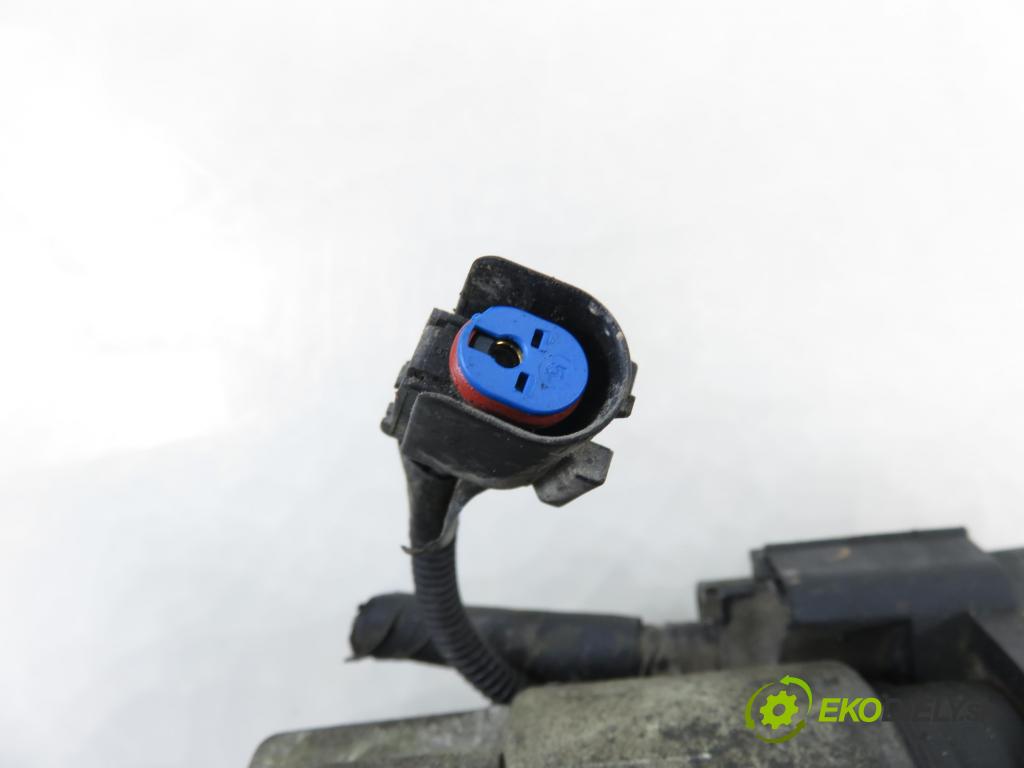 FORD FOCUS II sedan (DB_, FCH, DH) SEDAN 2005 74,00 1.6 - HWDB 1596,00 Štartér 2S6U11000CB (Štartér)