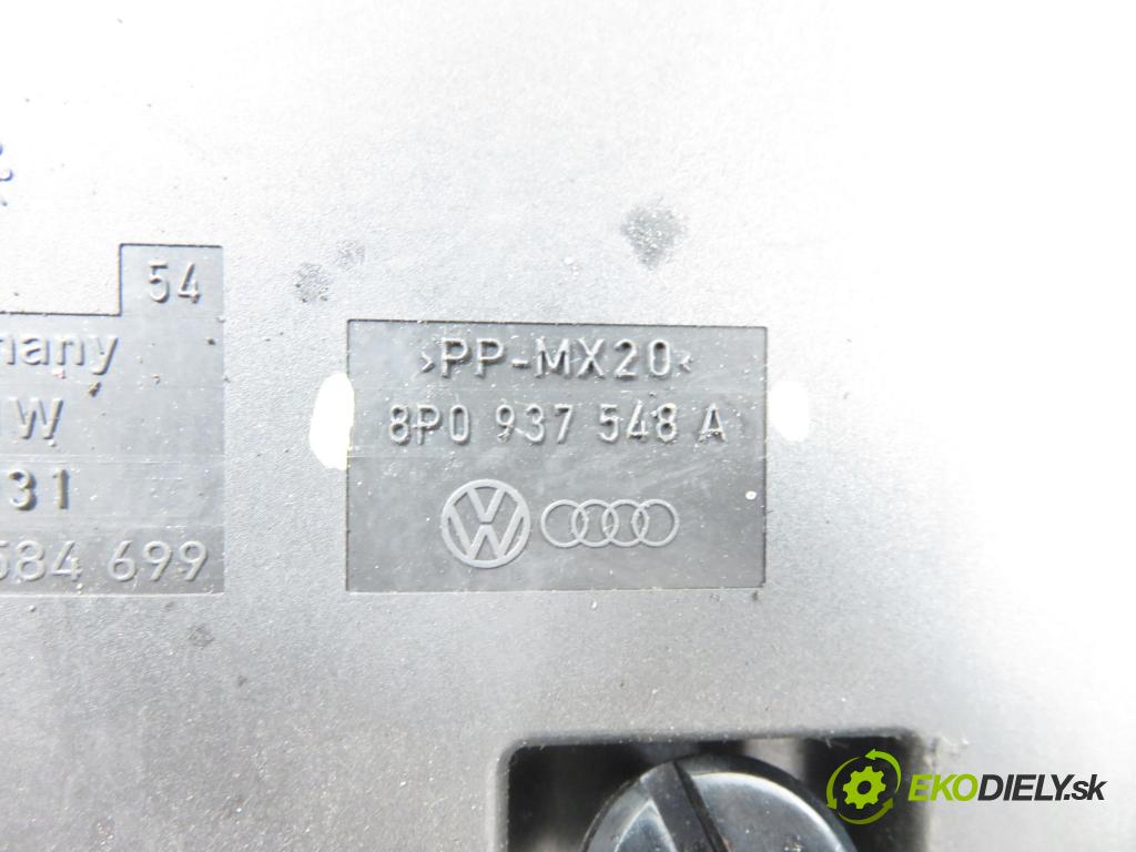 VW PASSAT B6 Variant (3C5) KOMBI 2006 184,00 3.2 FSI 4motion - AXZ 3168,00 skříňka POJISTKY: na AKUMULATOR: 8P0937548A