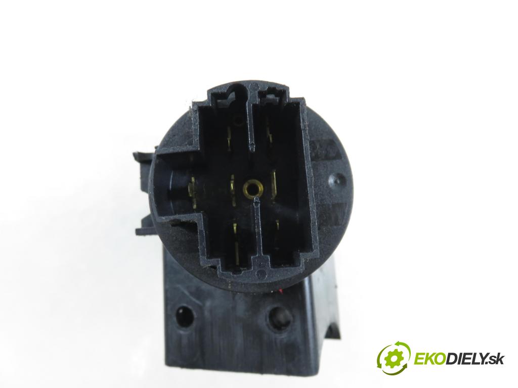 FIAT PANDA (169_) HB 2011 51,00 1.2 - 169 A4.000 1242,00 spinačka 46845361 ; 05521B365 (Spínacia skrinka)