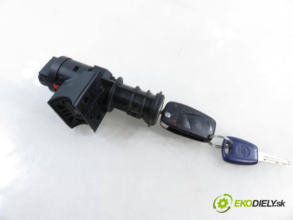 FIAT PANDA (169_) HB 2011 51,00 1.2 - 169 A4.000 1242,00 spinačka 46845361 ; 05521B365 (Spínacia skrinka)