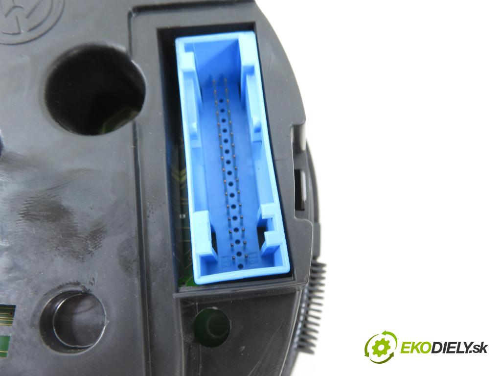 VW GOLF IV (1J1) HB 1998 74,00 1.6 - AKL 1595,00 Prístrojovka elektrický 1J0919880B ; 0263604023